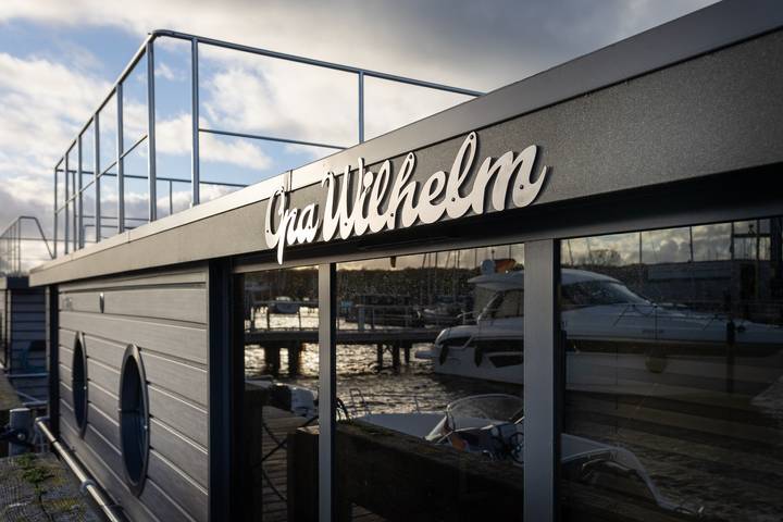 Hausboot für 4 Personen, mit Terrasse und Seeblick
