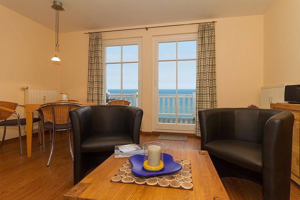 Entire apartment, Ferienwohnung in erstklassiger Strandlage mit Balkon und großartigem Meerblick! in Ostseebad Kühlungsborn, Kühlungsborn