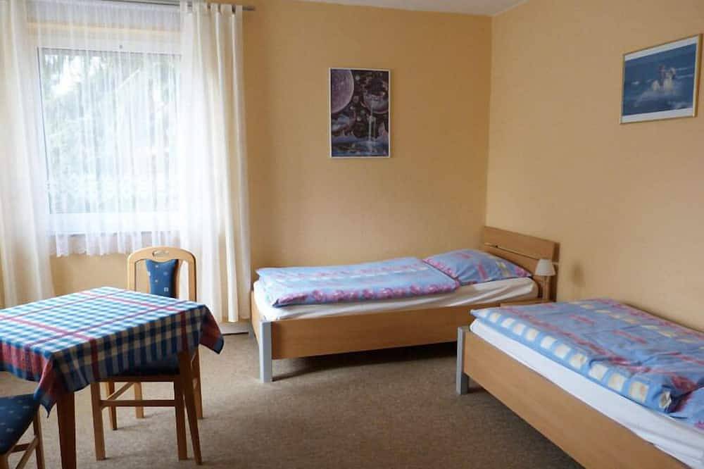 Ganze Wohnung, Große Ferienwohnung – Familienurlaub im Stadtzentrum – mit hauseigenem Parkplatz in Lahnstein, Osteifel
