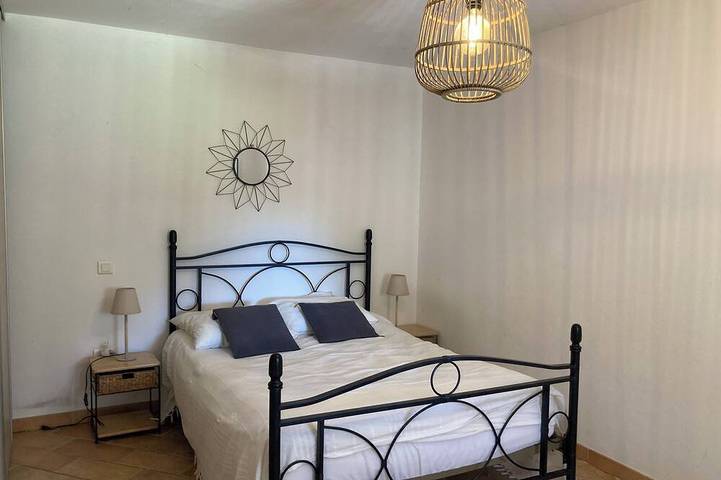 Gîte pour 5 personnes, avec jardin et terrasse à Arles - 3