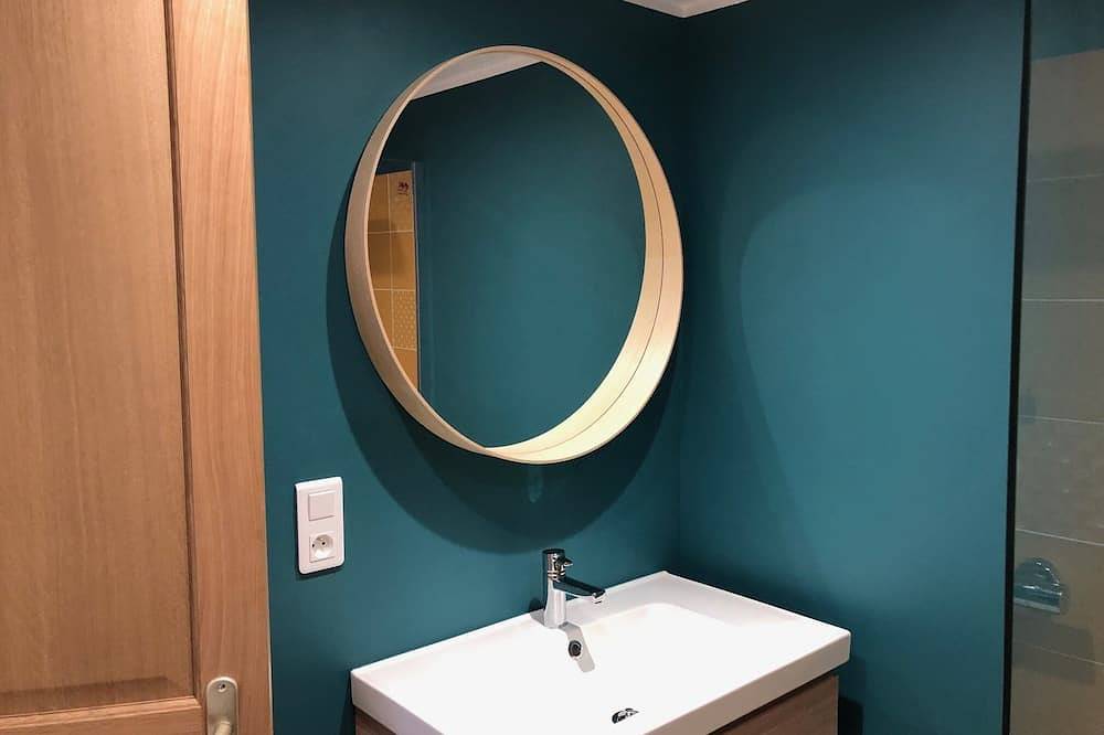 Ganze Wohnung, Renovierte Wohnung in einer Bastide in unmittelbarer Nähe der Stadt Aix in Le Tholonet, Aix-en-Provence und Umgebung