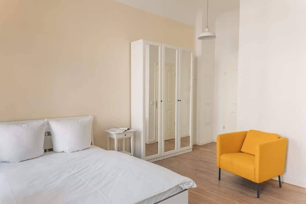 Ganze Wohnung, Frankfurter Allee Double Apartments by Sabine in Friedrichshain - Kreuzberg, Berlin