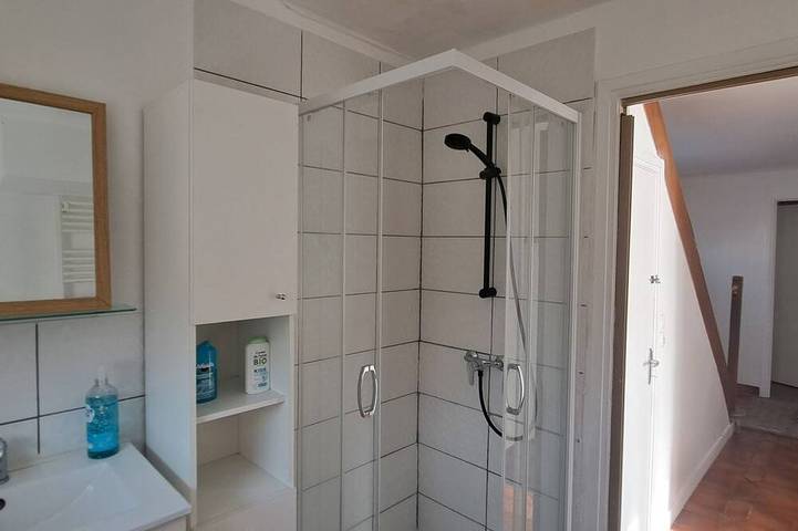 Appartement entier, Appartement au calme, avec jardin privatif et place de parking in Lille, Région de Lille