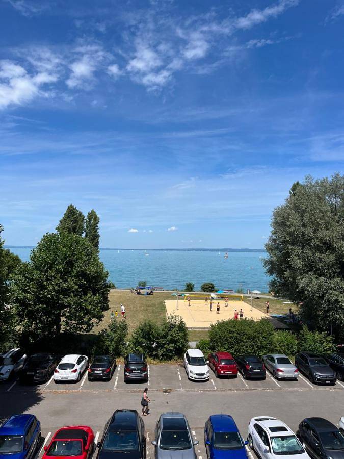 Ferienwohnung für 3 Personen, mit Balkon und Seeblick sowie Ausblick im Thurgau