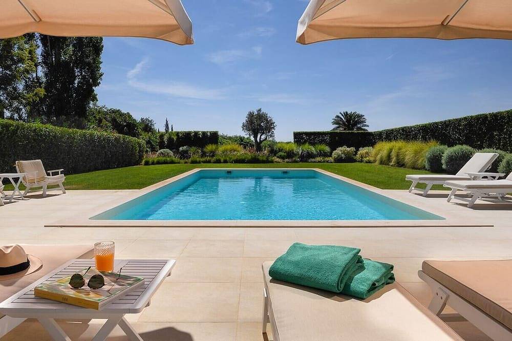 Villa for 14 People in Portimão, Faro District