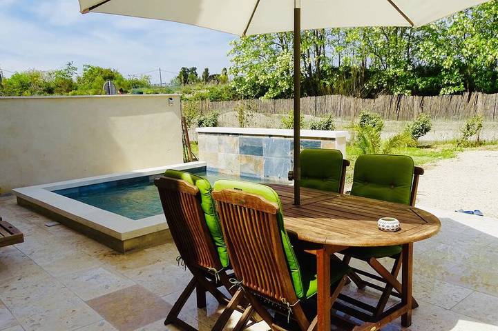 Location de vacances pour 4 personnes, avec Jardin à Cheval-Blanc