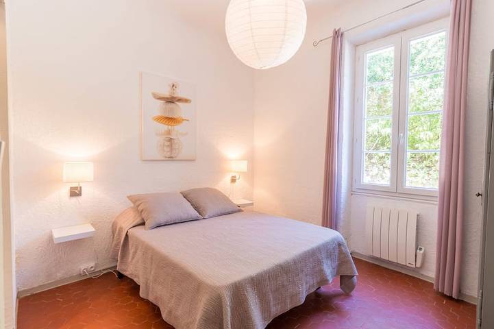 Location de vacances pour 6 personnes, avec terrasse et jardin dans Plage Du Pradeau - 4