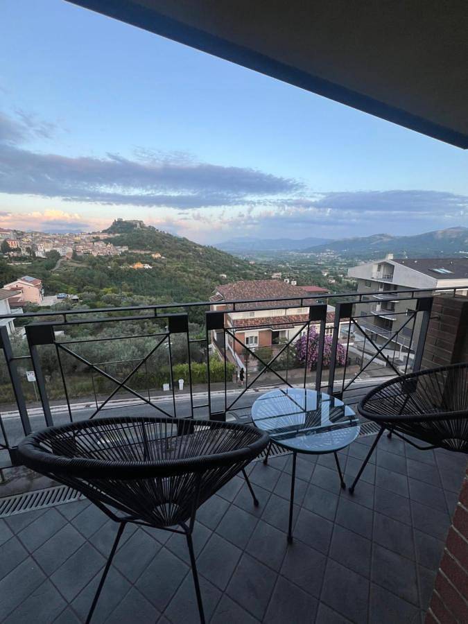 Appartamento per 6 persone, con giardino e panorama in Caiazzo