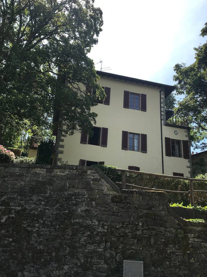 Casa vacanza per 10 persone, con balcone e giardino a Reggello