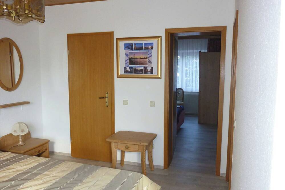 Apartamento entero, Excelente ubicación, alta calidad, soleada casita. , Jardín, wifi gratuito in Düsseldorf-Bilk, Düsseldorf