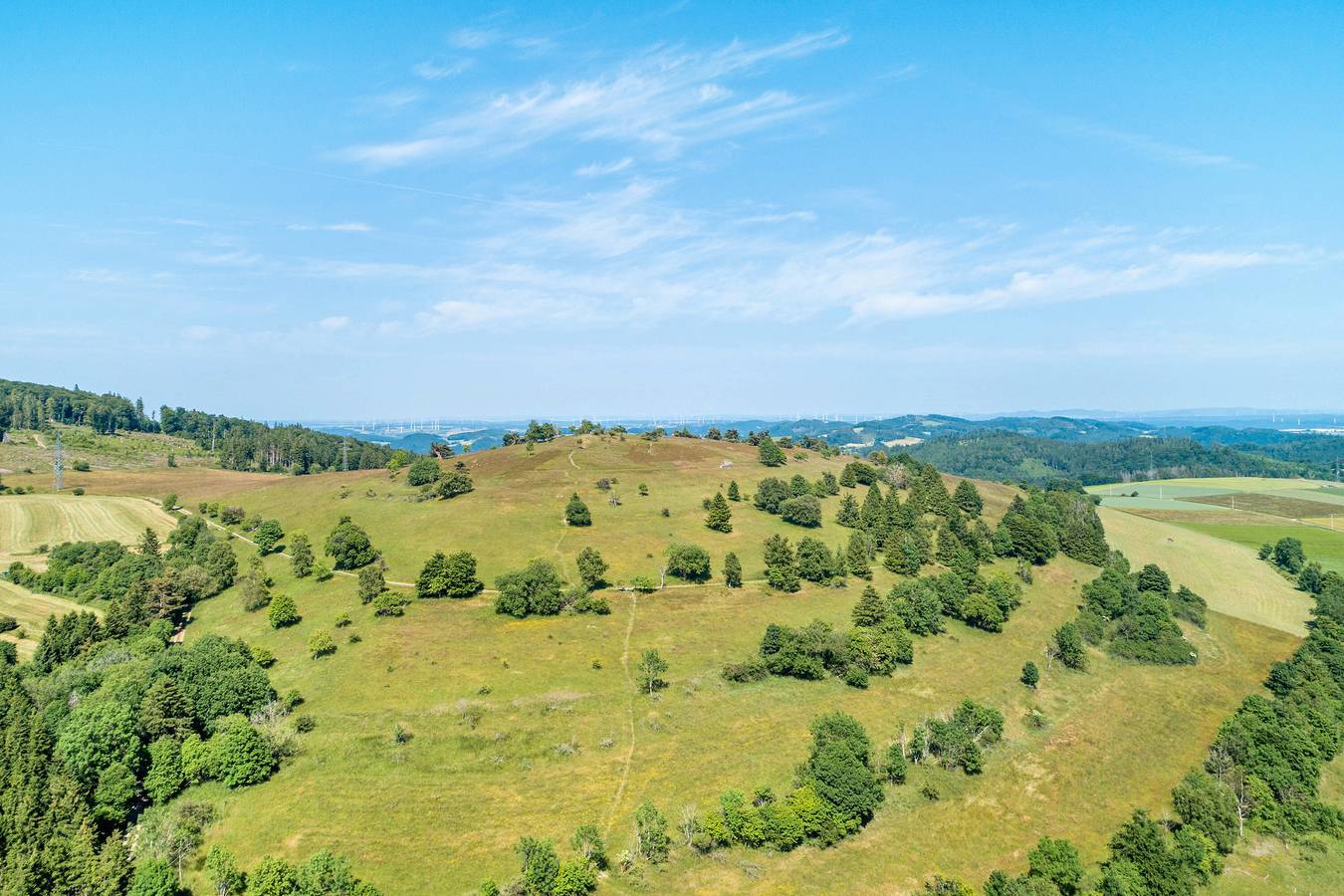 Geheel appartement, Appartement 'Haus Am Osterkopf' met uitzicht op de bergen, een eigen terras en een eigen tuin in Usseln, Willingen