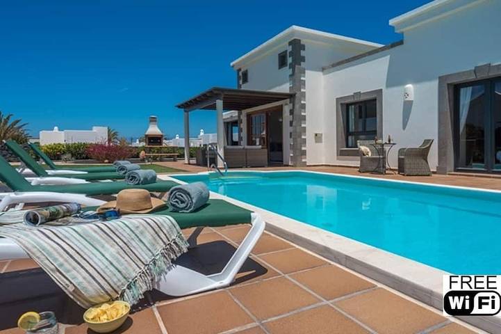 Villa for 4 people, with garden and terrace - 1