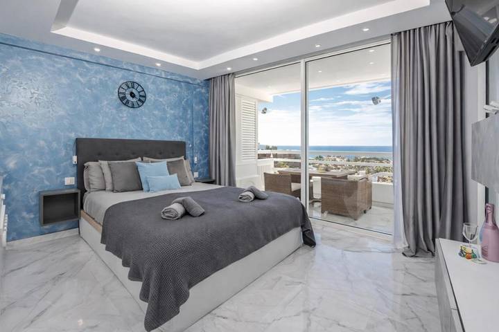 Apartahotel para 2 personas, con balcón además de piscina y vistas en Costa Adeje