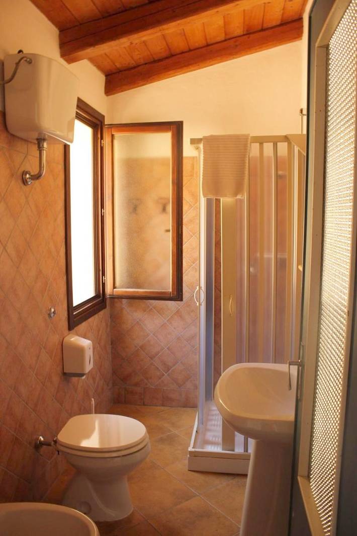 Location de vacances pour 2 personnes, avec vue et jardin, animaux acceptés à Fluminimaggiore - 4