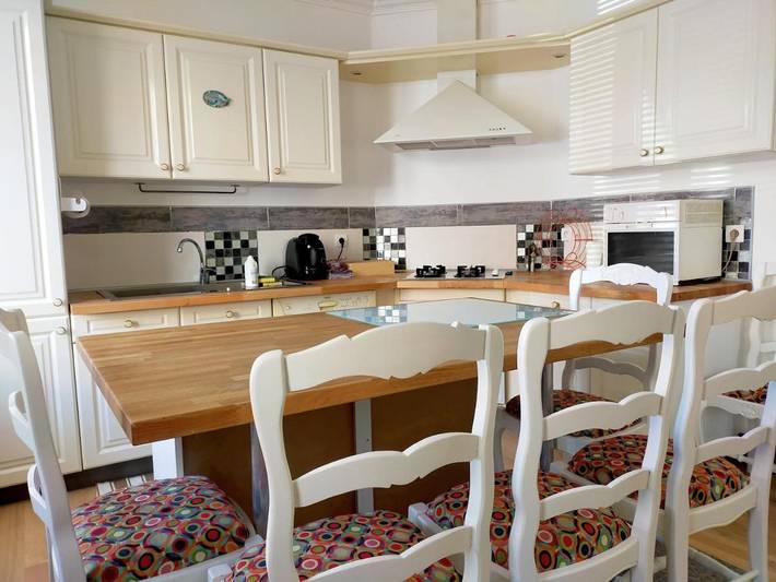 Location de vacances pour 6 personnes, avec vue et jardin à Lens - 2