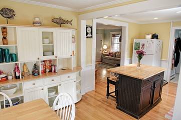 Vacation Home for 12 Guests in Eastham, Cape Cod, Picture 3