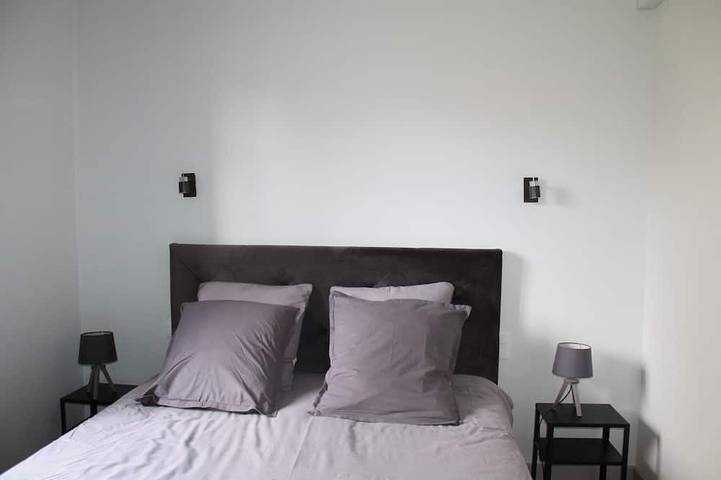 Location de vacances pour 8 personnes, avec jardin et terrasse à Charbonnières-les-Vieilles - 2