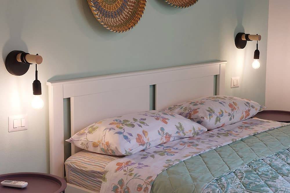 Downtown villa 3 bedrooms with 3 private bathrooms 5 min drive from beaches in Teulada, Cagliari Province