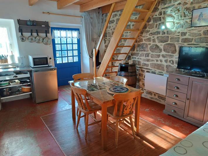 Gîte pour 2 personnes, avec terrasse et jardin, animaux acceptés dans Monts d'Arrée - 4
