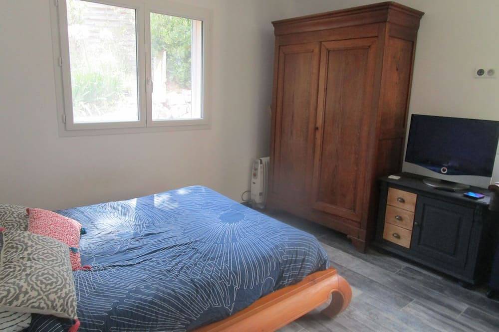 Entire apartment, Quiet and functional Studio in Roquefort-les-Pins, Cannes region