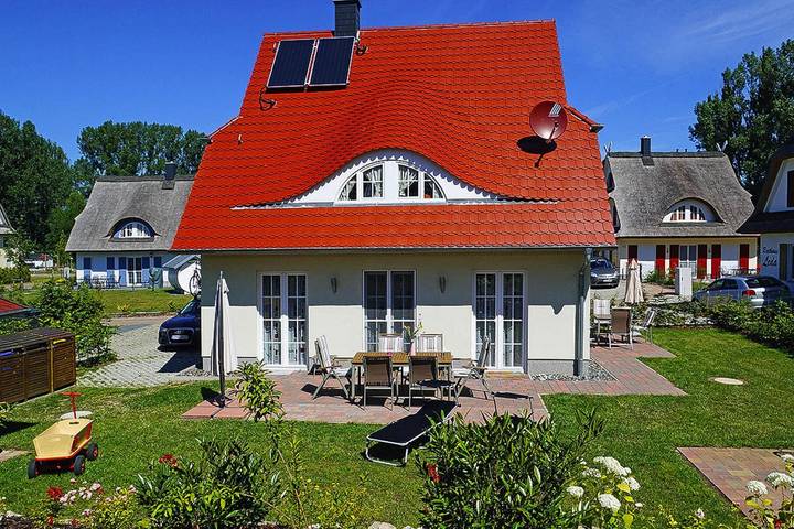 Ferienhaus für 10 Personen, mit Sauna und Terrasse in Glowe