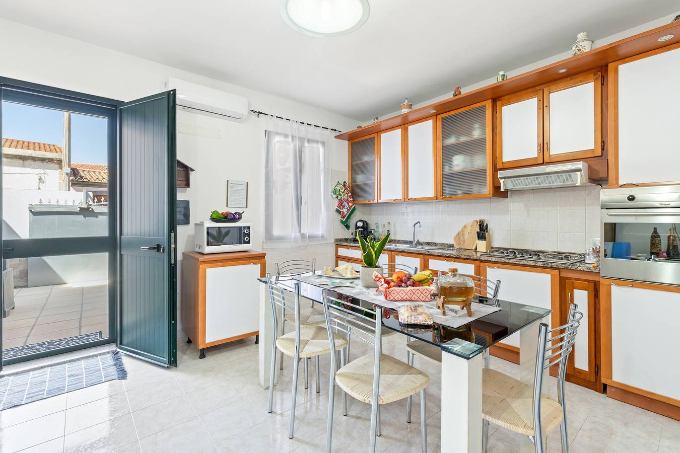 Ferienhaus 'Marcello' mit Bergblick, Privater Terrasse und Klimaanlage in San Vero Milis, Sardinien