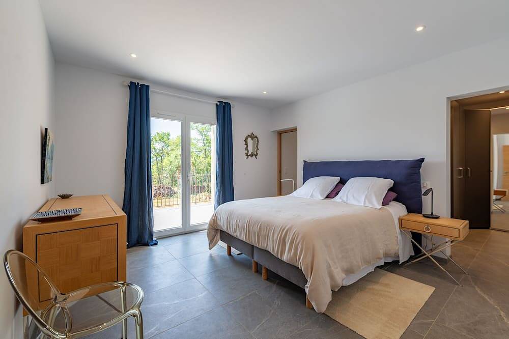 Viens, 4-Bett-Haus, 12m Pool, unglaubliche Aussicht, Spaziergang zum Dorf in Viens, Regionaler Naturpark Luberon