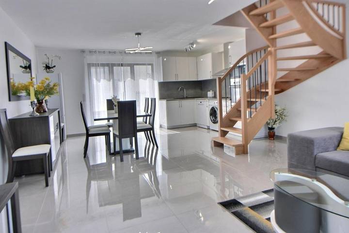 Gîte pour 8 personnes, avec Balcon et Terrasse à Massy - 2
