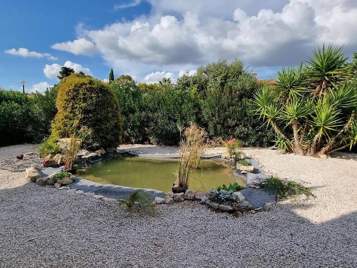 Location de vacances pour 2 personnes, avec jacuzzi et sauna ainsi que jardin et piscine à Lançon-Provence - 3
