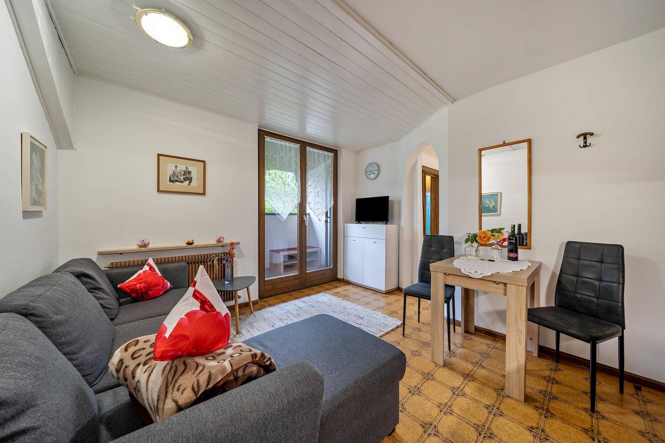 Ganze Wohnung, Ferienwohnung 'Annabelle' mit Gemeinschaftspool, Gemeinschaftsgarten und Wlan in Oberlana, Lana