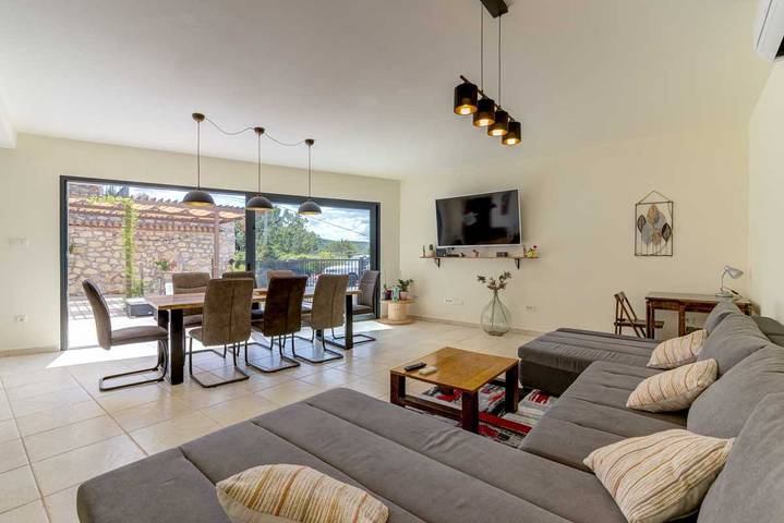 Ferienhaus für 8 Personen, mit Balkon und Terrasse