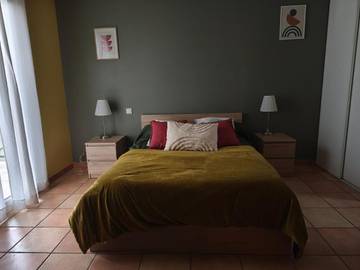 Cottage pour 2 personnes, avec terrasse ainsi que jardin et vue à Millas