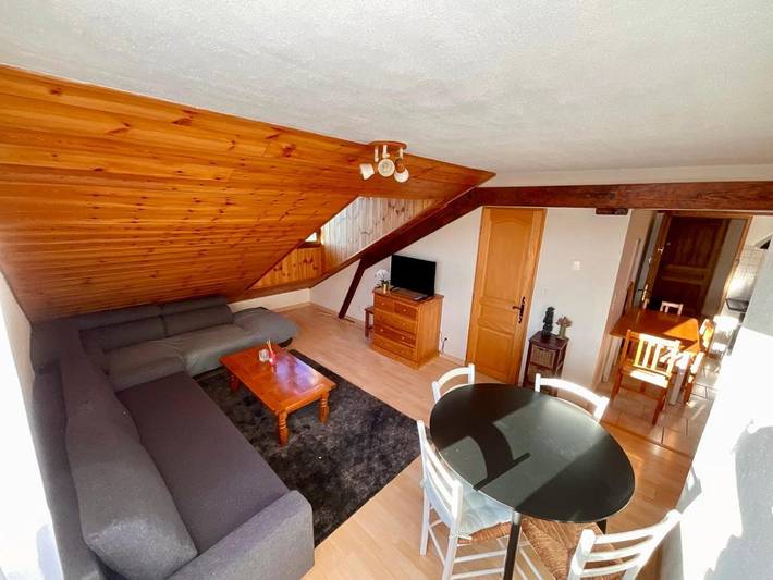 Gîte pour 4 personnes, avec vue et jardin à La Roche-des-Arnauds - 2