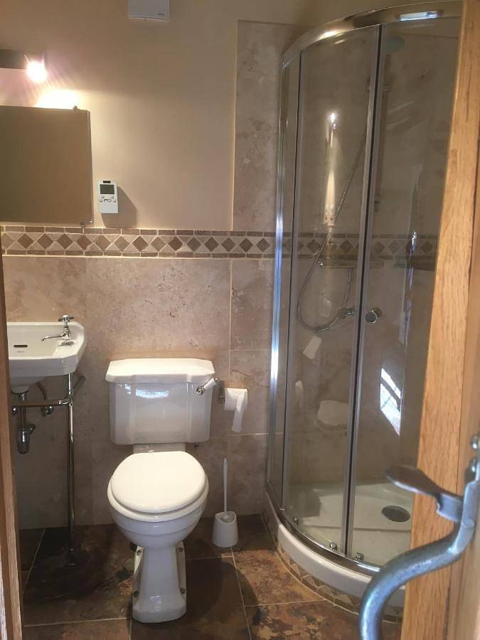 Location de vacances pour 2 personnes, avec piscine ainsi que vue et jardin à Augan - 4
