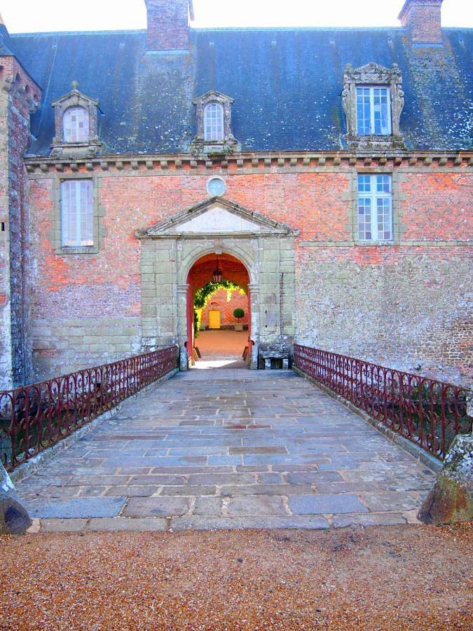 Location de vacances pour 2 personnes, avec vue ainsi que jardin et terrasse à Rânes - 4