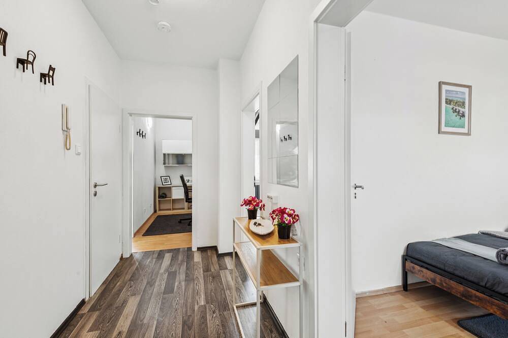 Ganze Wohnung, Gute Lage, Ideal für Monteure, Messegäste, 3 Schlafzimmer, Smarttv in Velbert, Kreis Mettmann