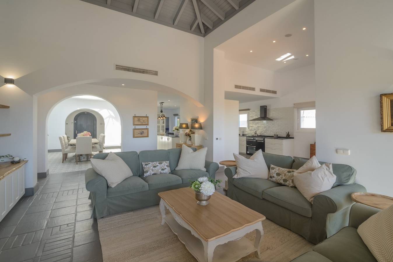Villa 'Buganvilla' avec vue sur la montagne, Wi-Fi et climatisation in Benalup-Casas Viejas, Costa de la Luz