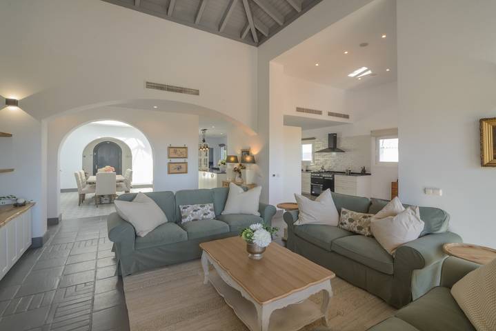Villa 'Buganvilla' mit Bergblick, Wlan und Klimaanlage in Benalup-Casas Viejas, Costa de la Luz