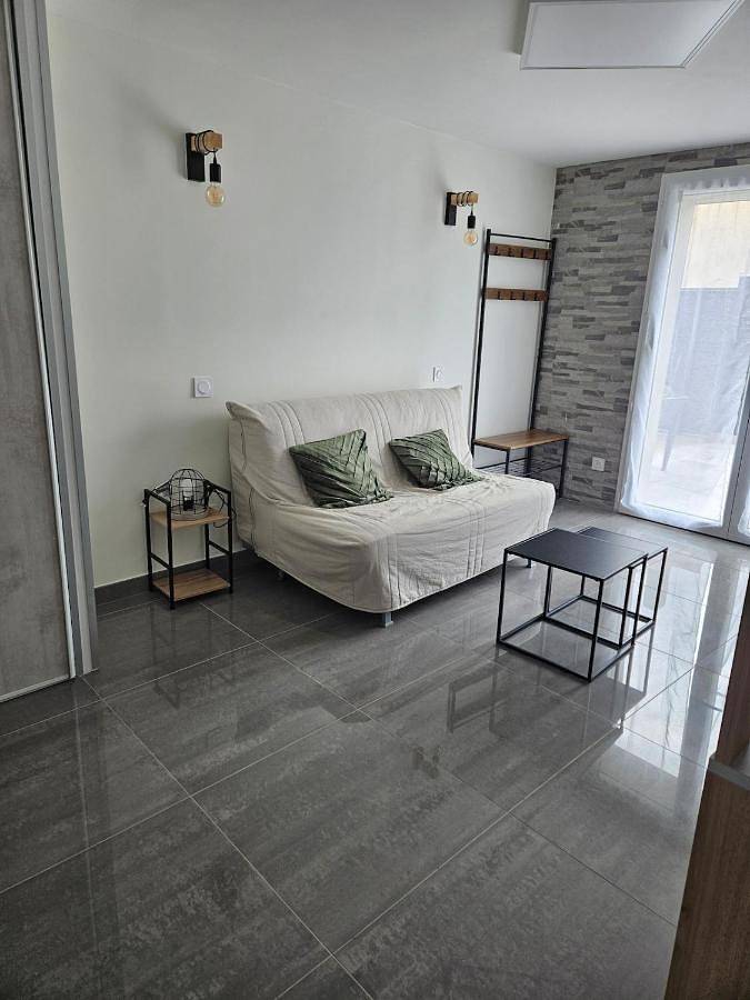 Gîte pour 2 personnes, avec terrasse à Montady
