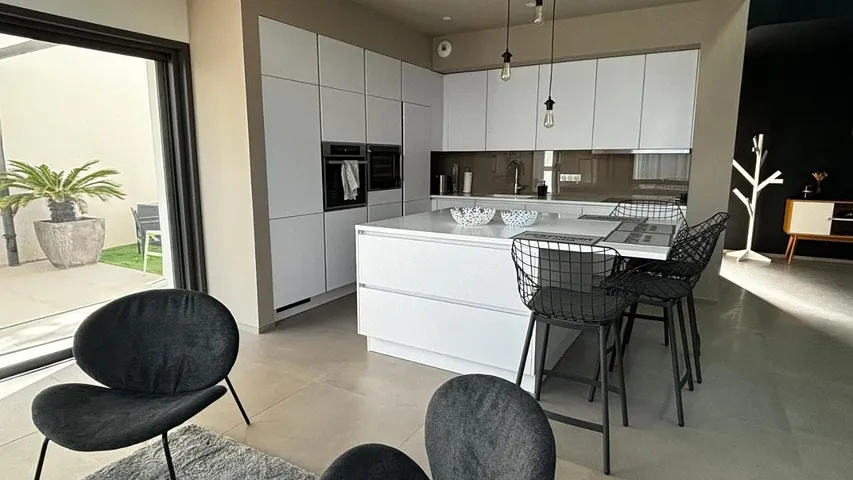 Chalet para 5 personas, con piscina y jardín - 1