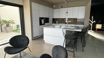 Cottage pour 5 personnes, avec jardin et piscine à Saleilles