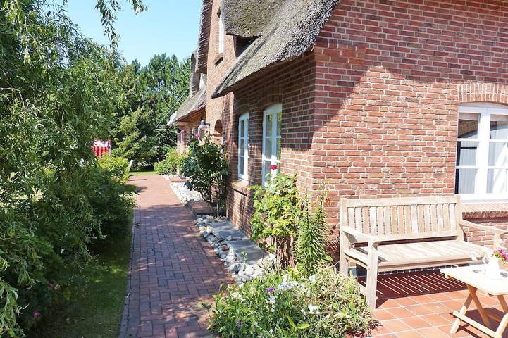 Ferienhaus für 6 Personen, mit Terrasse und Garten in Süddorf