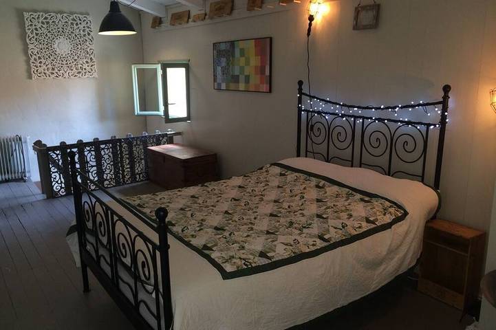 Location de vacances pour 4 personnes, avec terrasse à Saint-Étienne-de-Gourgas