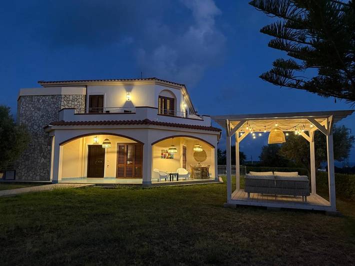 Villa per 10 persone, con giardino e panorama nonché piscina, con animali domestici - 1