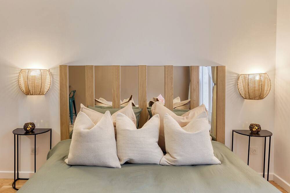 Entire apartment, Love Life Room-Jacuzzi-Netflix-Access-24/7-Private in Étampes, Essonne