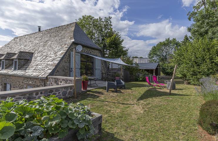 Location de vacances pour 2 personnes, avec jardin dans le Cantal - 3
