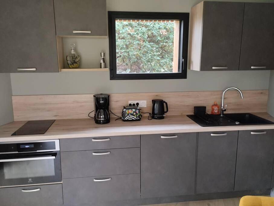 Appartement entier, One-Bedroom Apartment in Saint-Grégoire, Région de Rennes