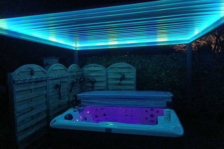 Villa for 5 people, with hot tub and garden as well as sauna - 1