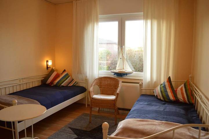 Ferienhaus für 4 Personen, mit Garten und Terrasse in Schillig - 2