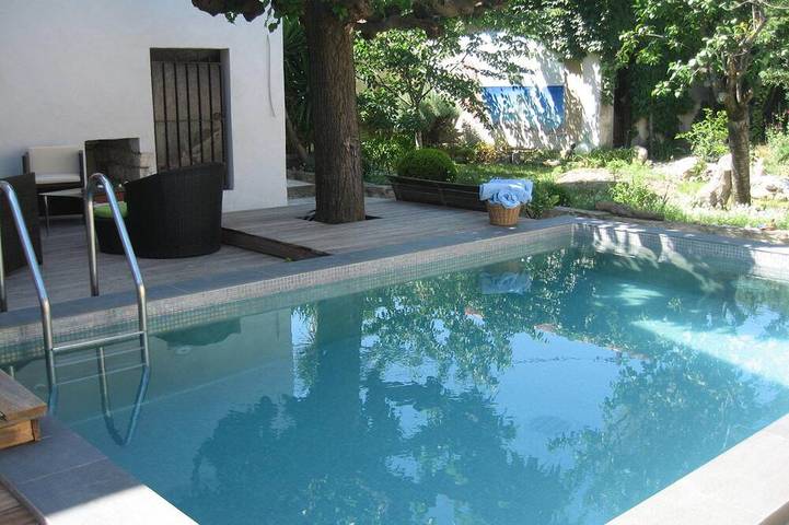 Ferienhaus für 6 Personen, mit Pool und Terrasse sowie Garten